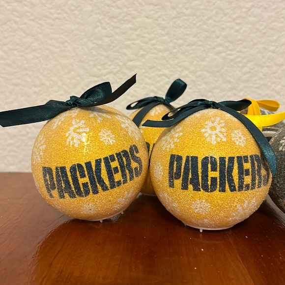 Green Bay Packers Christmas Ornaments Printed Graphics LED Light Up Set Of 6 - Picture 1 of 6